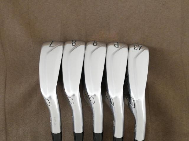 Iron set : Titleist : ชุดเหล็ก Titleist T400 (ออกปี 2023 ตีง่ายที่สุด ไกลที่สุด) มีเหล็ก 7-Pw,43 (5 ชิ้น) ก้านกราไฟต์ Titleist 3D401 i50 Flex R