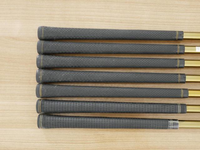 Iron set : Tsuruya : ชุดเหล็ก Tsuruya AXEL Gold Premium II (รุ่นปี 2017 ของใหม่ 6 หมื่นกว่าบาท หน้าเด้งสุดๆ ไกลสุดๆๆ) มีเหล็ก 7-Pw,Aw,As,Sw (7 ชิ้น ครบเซ็ต) ก้านกราไฟต์ Flex R