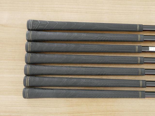 Iron set : PRGR : ชุดเหล็ก PRGR ID Nabla Red (รุ่นท๊อปสุด หน้าเด้ง ไกลมาก) มีเหล็ก 6-Pw,Aw,Sw (7 ชิ้น) ก้านกราไฟต์ M-40 Flex SR