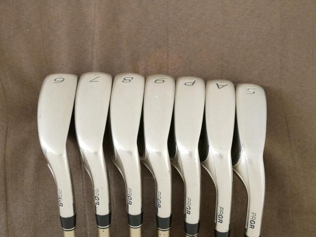 Iron set : PRGR : ชุดเหล็ก PRGR ID Nabla Red (รุ่นท๊อปสุด หน้าเด้ง ไกลมาก) มีเหล็ก 6-Pw,Aw,Sw (7 ชิ้น) ก้านกราไฟต์ M-40 Flex SR