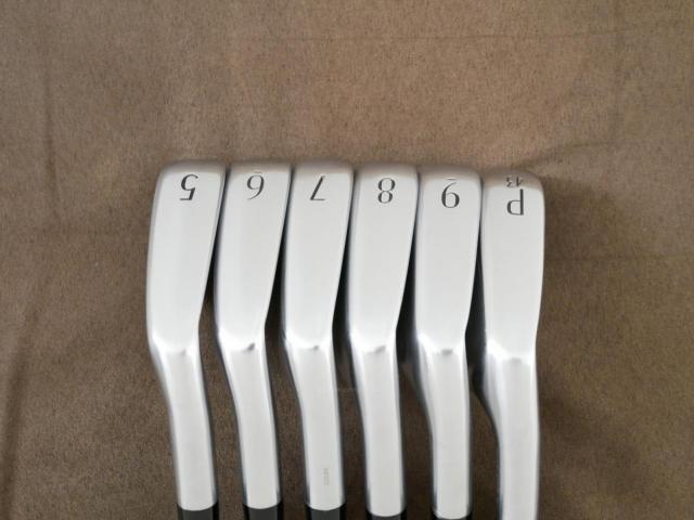 Iron set : Titleist : ชุดเหล็ก Titleist T250 Forged (รุ่นล่าสุด ออกปี 2025 Japan Spec) มีเหล็ก 5-Pw (6 ชิ้น) ก้านกราไฟต์ Fujukura MCI 80 Flex R