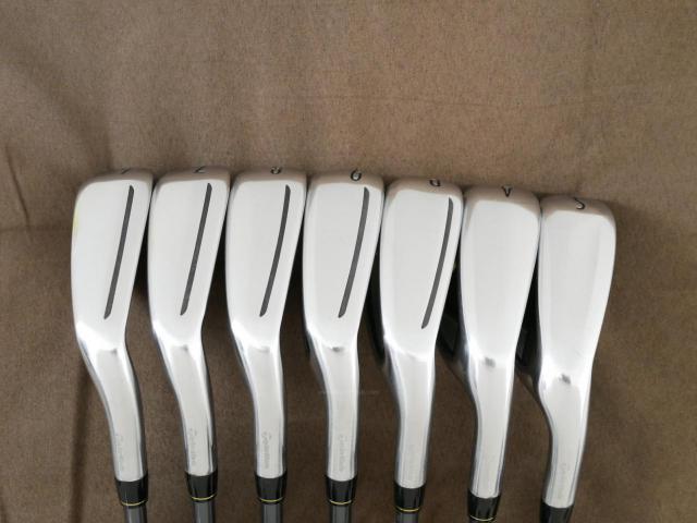 Iron set : Taylormade : ชุดเหล็ก Taylormade Gloire G (รุ่นท๊อปสุด ตีไกลมากๆ เหล็ก 7 Loft 26.5 หน้าเด้ง) มีเหล็ก 6-Pw,Aw,Sw (7 ชิ้น) ก้านกราไฟต์ Flex R