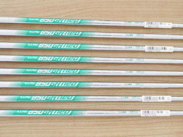 Iron set : Yamaha : **ของใหม่ ยังไม่แกะพลาสติก**  ชุดเหล็ก Yamaha RMX VD40 (ออกปี 2022 ตีไกลและง่ายมากๆๆ ค่า MOI สูงสุด) มีเหล็ก 5-Pw,Aw,Sw (8 ชิ้น) ก้านเหล็ก NS Pro 850 NEO Flex R