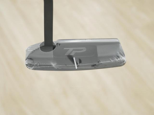 Putter : All : **ของใหม่ ยังไม่แกะพลาสติก** พัตเตอร์ Taylormade TP Black Collection Juno 2 (รุ่นปี 2024) ก้าน KBS Putter 120 ยาว 34 นิ้ว