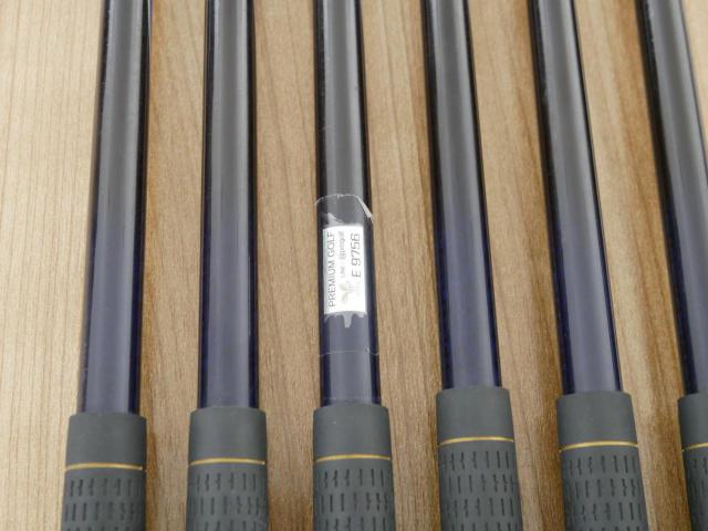 Iron set : Honma : ชุดเหล็ก Honma Beres IS-05 Forged (ปี 2017) มีเหล็ก 6-11 (6 ชิ้น ระยะเทียบเท่า 5-Pw ของรุ่นอื่นๆ) ก้าน ARMRQ ∞ (53) Flex R (2 ดาว)