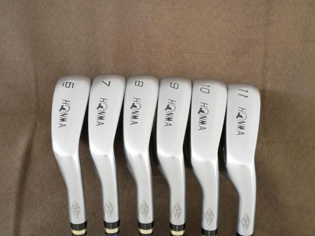 Iron set : Honma : ชุดเหล็ก Honma Beres IS-05 Forged (ปี 2017) มีเหล็ก 6-11 (6 ชิ้น ระยะเทียบเท่า 5-Pw ของรุ่นอื่นๆ) ก้าน ARMRQ ∞ (53) Flex R (2 ดาว)