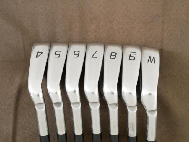 Iron set : Ping : ชุดเหล็ก Ping i Series (ออกปี 2016) มีเหล็ก 4-Pw (7 ชิ้น) ก้านเหล็ก NS Pro Modus 105 Flex S
