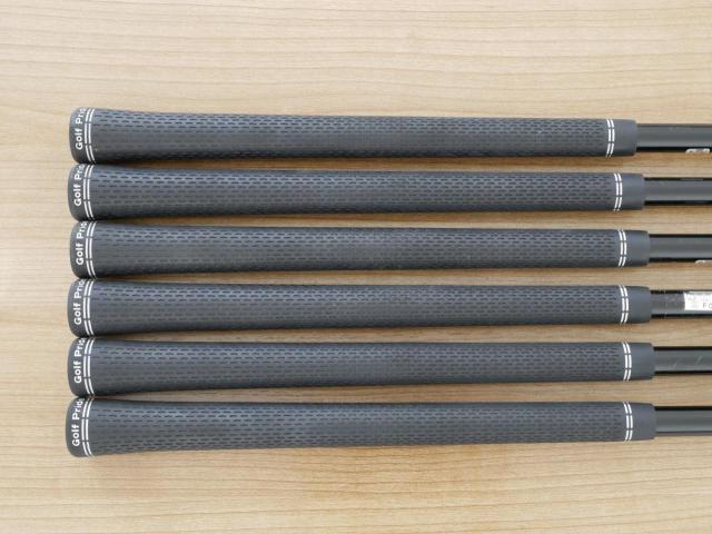 Iron set : Titleist : ชุดเหล็ก Titleist T300 (ออกปี 2019) มีเหล็ก 5-Pw (6 ชิ้น) ก้านกราไฟต์ Mitsubishi KUROKAGE 60i Flex R