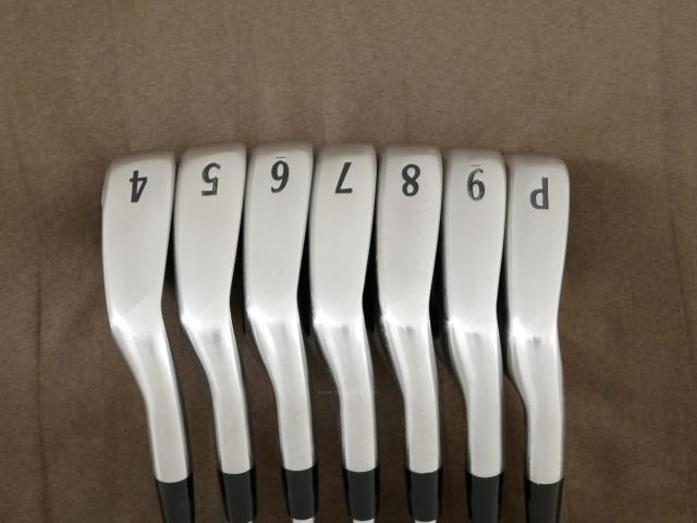 Iron set : Titleist : ชุดเหล็ก Titleist AP1 714 มีเหล็ก 4-Pw (7 ชิ้น) ก้านเหล็ก NS Pro 950 Flex R