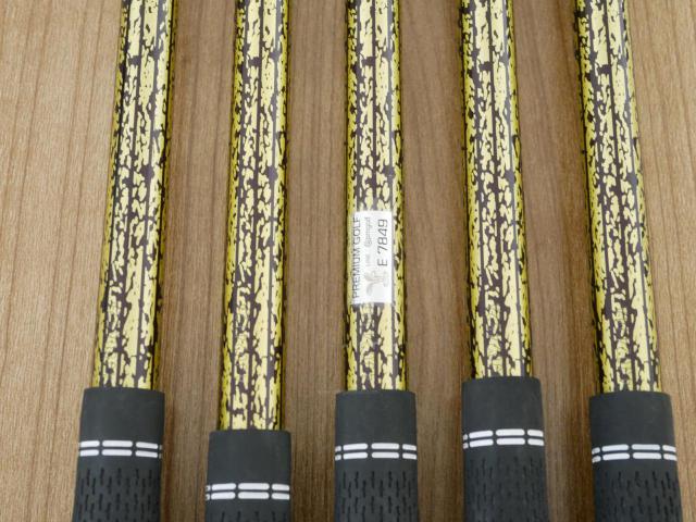 Iron set : Yonex : ชุดเหล็ก Yonex Royal DTP (ปี 2017 ท๊อปสุด ก้านดีมาก หน้าเด้ง ตีไกลสุดๆ) มีเหล็ก 6-Pw (5 ชิ้น) ก้านกราไฟต์ Flex SR