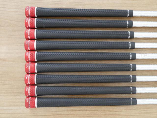 Iron set : Titleist : ชุดเหล็ก Titleist VG3 Type E Forged (Japan Spec. ตีง่ายและไกลมากๆ) มีเหล็ก 4-Pw,Aw,Sw (9 ชิ้น) ก้านกราไฟต์ Mitsubishi Rayon VG i60 Flex R