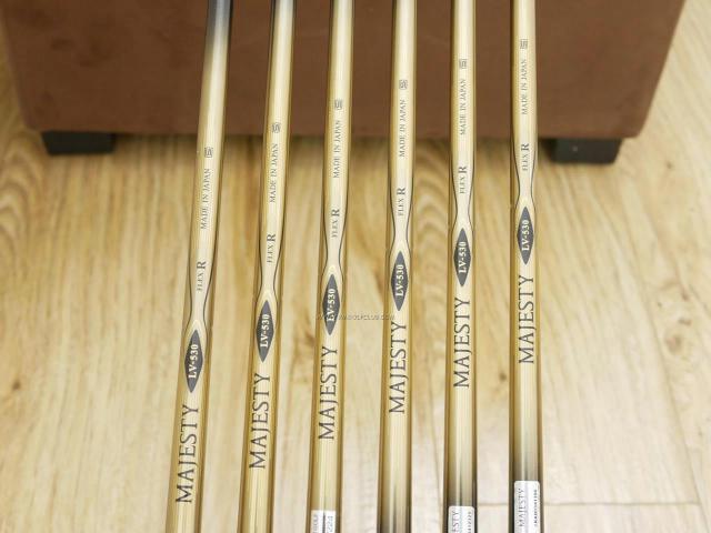 Iron set : Maruman : ชุดเหล็ก Maruman Majesty Royale (รุ่นท๊อปสุด ปี 2021 ของใหม่ 8 หมื่นบาท) มีเหล็ก 6-10,Pw (6 ชิ้น เบอร์ 6 ตีระยะเท่าเบอร์ 5 ของรุ่นอื่น) ก้านกราไฟต์ Flex R