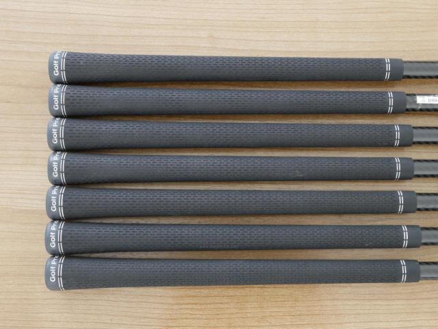 Iron set : Titleist : ชุดเหล็ก Titleist T400 (ตีง่ายที่สุด ไกลที่สุด ออกปี 2020) มีเหล็ก 7-Pw,43,49,55 (7 ชิ้น) ก้านกราไฟต์ Mitsubishi TENSEI 40 Flex R2