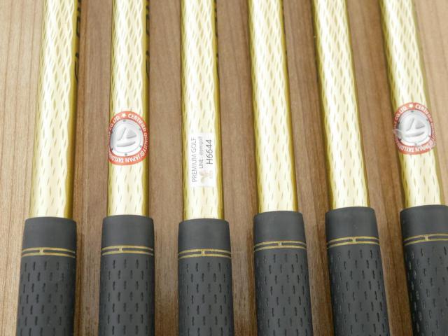 Iron set : Taylormade : ชุดเหล็ก Taylormade Gloire G (รุ่นท๊อปสุด ตีไกลมากๆ เหล็ก 7 Loft 26.5 หน้าเด้ง) มีเหล็ก 6-Pw,Aw (6 ชิ้น) ก้านกราไฟต์ Flex S