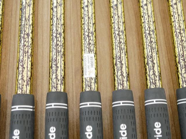Iron set : Yonex : ชุดเหล็ก Yonex Royal DTP (ออกปี 2016 ท๊อปสุด ก้านดีมาก หน้าเด้ง ตีไกลสุดๆ) มีเหล็ก 5-Pw,Aw,As,Sw (9 ชิ้น) ก้านกราไฟต์ Flex SR