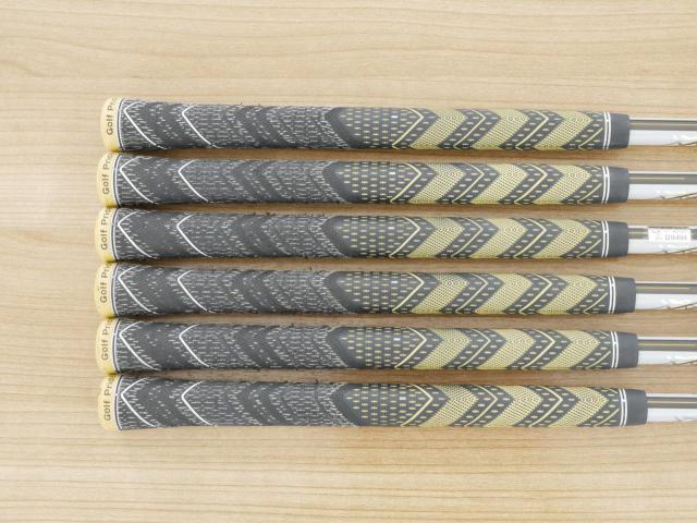 Iron set : Fourteen : ชุดเหล็ก Fourteen TC-404 (ปี 2018 ใบใหญ่ ตีไกลมาก เหล็ก 7 Loft 28) มีเหล็ก 6-Pw,Aw (6 ชิ้น) ก้านกราไฟต์ Flex R