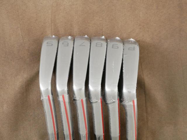 Iron set : Taylormade : **ของใหม่ ยังไม่แกะพลาสติก** ชุดเหล็ก Taylormade P7CB Forged Designer Series (หายาก ซีรี่ย์ท้อปสุด ล่าสุด ปี 2025) มีเหล็ก 5-Pw (6 ชิ้น) ก้านเหล็ก NS Pro Modus 120 Flex S