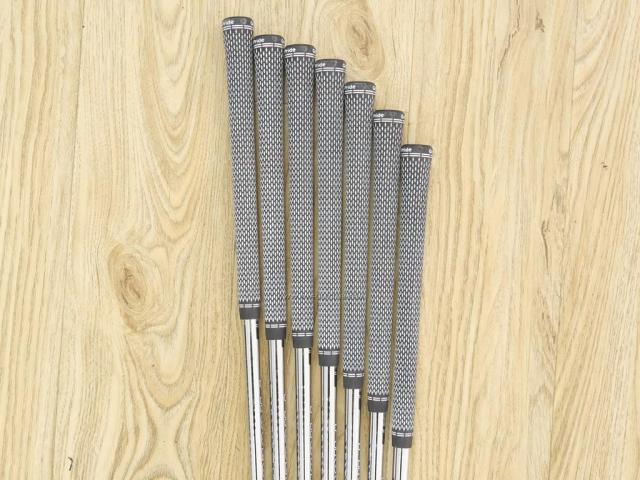 Iron set : Titleist : ชุดเหล็ก Titleist T100 Forged (รุ่นล่าสุด ออกปี 2019) มีเหล็ก 4-Pw (7 ชิ้น) ก้านเหล็ก Project X LZ 120g 6.0 Flex S 