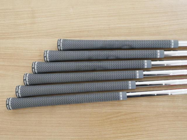 Iron set : Taylormade : ชุดเหล็ก Taylormade P770 Forged (รุ่นล่าสุด ออกปี 2024 นุ่ม แน่น) มีเหล็ก 5-Pw (6 ชิ้น) ก้านเหล็ก NS Pro Modus 105 Flex S