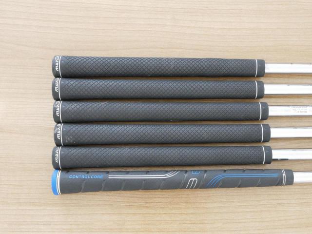Iron set : Ping : **มีตำหนิ** ชุดเหล็ก Ping G700 (ปี 2019 Japan Spec. ใบใหญ่ ง่ายที่สุด ไกลที่สุดของ Ping) มีเหล็ก 6-Pw,Aw (6 ชิ้น) ก้านเหล็ก NS Pro ZELOS 8 Flex S