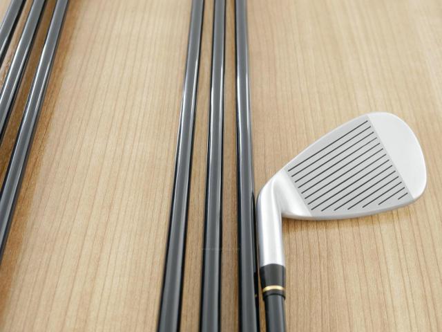 Iron set : Honma : **ก้าน 3 ดาว** ชุดเหล็ก Honma TwinMarks TM-504 มีเหล็ก 5-11 (7 ชิ้น) ก้านกราไฟต์ ARMRQ 851 Flex R (3 ดาว)
