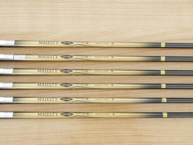 Iron set : Maruman : **มีตำหนิ** ชุดเหล็ก Maruman Majesty Royale (รุ่นท๊อปสุด ปี 2021 ของใหม่ 8 หมื่นบาท) มีเหล็ก 7-10,Aw,Sw (6 ชิ้น เบอร์ 6 ตีระยะเท่าเบอร์ 5 ของรุ่นอื่น) ก้านกราไฟต์ Flex R