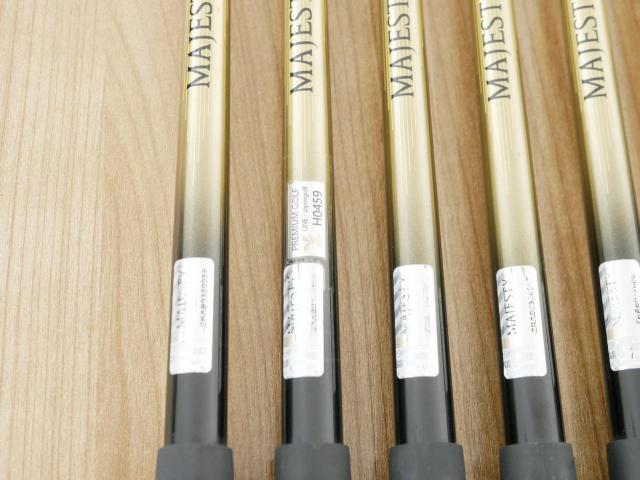 Iron set : Maruman : **มีตำหนิ** ชุดเหล็ก Maruman Majesty Royale (รุ่นท๊อปสุด ปี 2021 ของใหม่ 8 หมื่นบาท) มีเหล็ก 7-10,Aw,Sw (6 ชิ้น เบอร์ 6 ตีระยะเท่าเบอร์ 5 ของรุ่นอื่น) ก้านกราไฟต์ Flex R