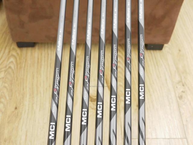 Iron set : Titleist : ชุดเหล็ก Titleist T200 (รุ่นปี 2020) มีเหล็ก 4-Pw (7 ชิ้น) ก้านกราไฟต์ Fujikura MCI Black 100 Flex S
