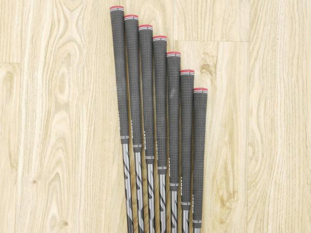 Iron set : Titleist : ชุดเหล็ก Titleist T200 (รุ่นปี 2020) มีเหล็ก 4-Pw (7 ชิ้น) ก้านกราไฟต์ Fujikura MCI Black 100 Flex S