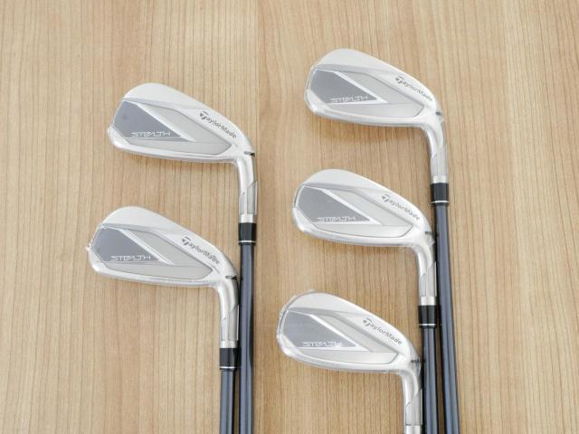 Iron set : Taylormade : **ของใหม่ ยังไม่แกะพลาสติก** ชุดเหล็ก Taylormade Stealth (ออกปี 2022 Japan Spec.) มีเหล็ก 6-Pw (5 ชิ้น) ก้านกราไฟต์ Mitsubishi Tensei TM60 Flex S