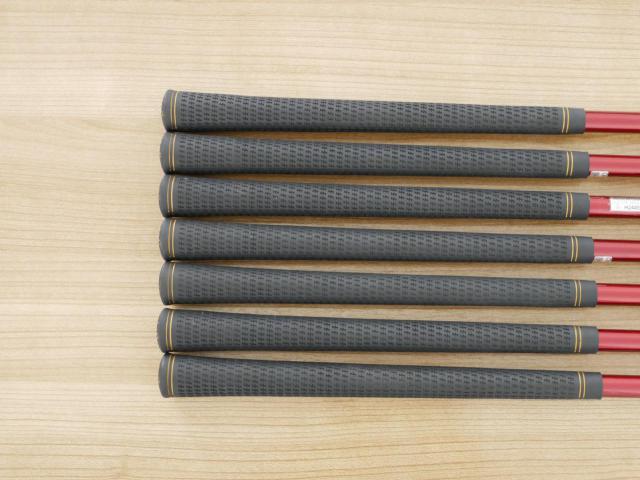 Iron set : Katana : ชุดเหล็ก Katana Voltio IV G Series I Silver (ปี 2017) มีเหล็ก 6-Pw,Aw,Sw (7 ชิ้น เหล็กยาวเป็นกระเทย) ก้านกราไฟต์ Fujikura Speeder 360 Flex R