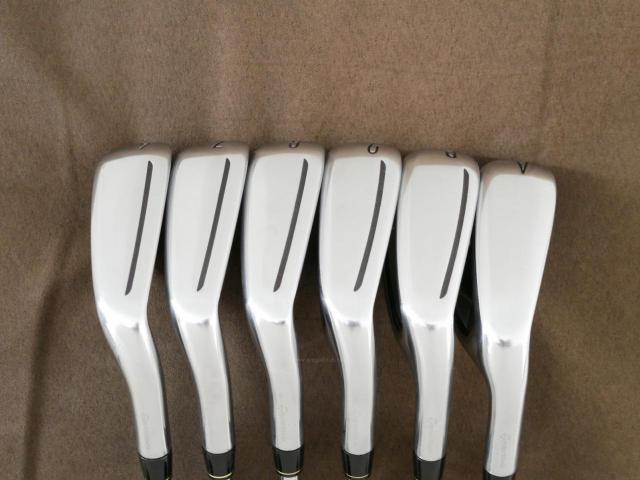 Iron set : Taylormade : ชุดเหล็ก Taylormade Gloire G (รุ่นท๊อปสุด ตีไกลมากๆ เหล็ก 7 Loft 26.5 หน้าเด้ง) มีเหล็ก 6-Pw,Aw (6 ชิ้น) ก้านเหล็ก NS Pro 830 Flex S