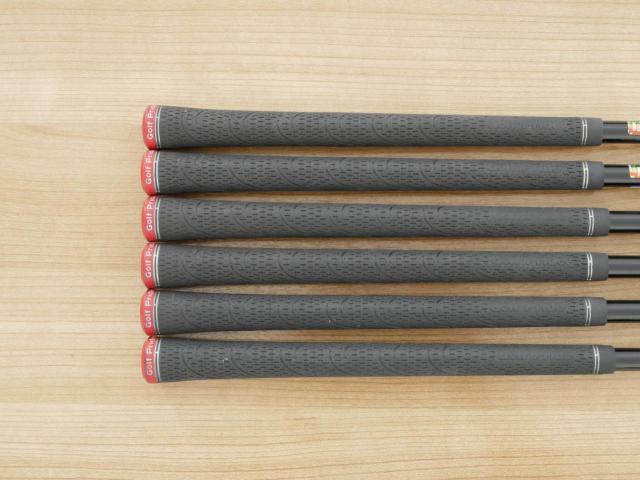 Iron set : Maruman : ชุดเหล็กกระเทย Maruman Shuttle i3000AR (ตีง่าย ไกลมาก) มีเหล็ก 7-10,Pw,Aw (6 ชิ้น) ก้านกราไฟต์ Flex R