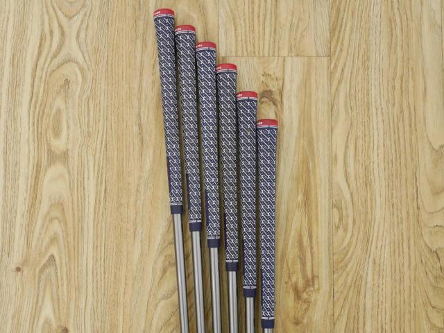 Iron set : Other Brand : ชุดเหล็ก Quelot Aerial (ใบใหญ่ ตีง่าย ไกล) มีเหล็ก 5-Pw (6 ชิ้น) ก้านกราไฟต์ Flex R