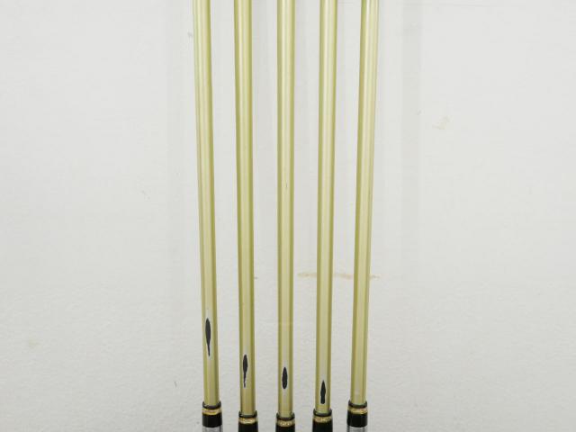 Iron set : Honma : ชุดเหล็ก Honma Beres IS-03 (ปี 2015 หน้าเด้ง Forged) มีเหล็ก 6-10 (5 ชิ้น) ก้าน ARMRQ 8 (49) Flex SR (2 ดาว)