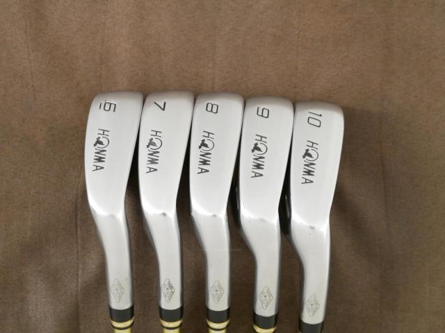 Iron set : Honma : ชุดเหล็ก Honma Beres IS-03 (ปี 2015 หน้าเด้ง Forged) มีเหล็ก 6-10 (5 ชิ้น) ก้าน ARMRQ 8 (49) Flex SR (2 ดาว)