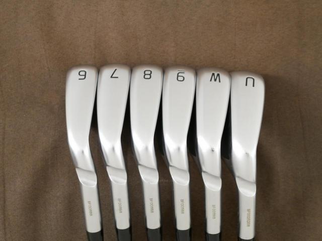 Iron set : Ping : ชุดเหล็ก Ping i530 Forged (ออกปี 2024) มีเหล็ก 6-Pw,Aw (6 ชิ้น) ก้านกราไฟต์ Fujikura HL35 Flex R2