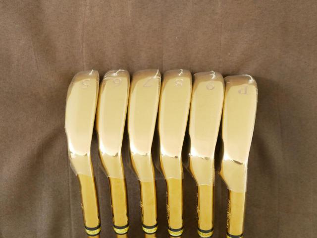 Iron set : Other Brand : **ของใหม่ ยังไม่แกะพลาสติก** ชุดเหล็ก Mutsumi Honma MH777 One Length (ใบใหญ่ ตีง่าย ไกล) มีเหล็ก 5-Pw (6 ชิ้น) ก้านกราไฟต์ Flex R