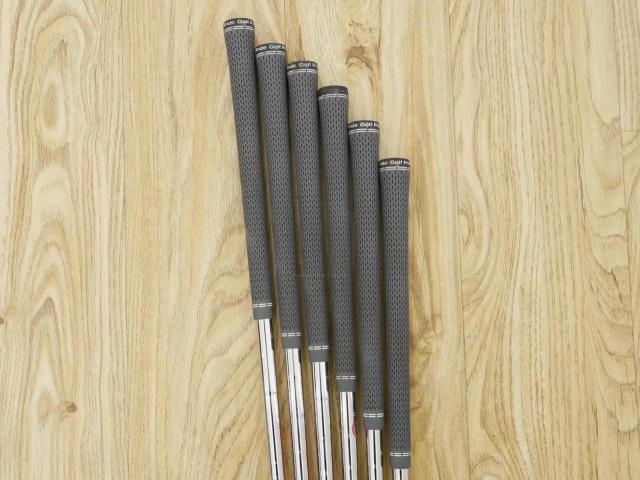 Iron set : Taylormade : ชุดเหล็ก Taylormade P790 (ตัวท้อปสุด ออกปี 2019) มีเหล็ก 5-Pw (6 ชิ้น) ก้านเหล็ก NS Pro Modus 105 Flex S