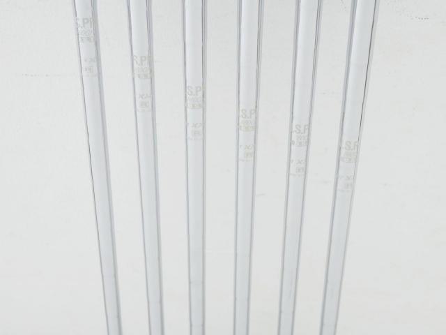 Iron set : XXIO : ชุดเหล็ก XXIO Cross 2 (ออกปี 2021 ตีไกลที่สุดของที่สุดจาก XXIO หน้าเด้งสุดๆ) มีเหล็ก 5-Pw (6 ชิ้น ตีไกลกว่าปกติ 2 เบอร์) ก้านเหล็ก NS Pro 860 DST Flex R