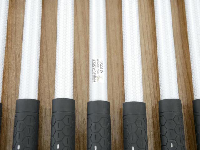 Iron set : Callaway : ชุดเหล็ก Callaway Warbird มีเหล็ก 5-Pw,Sw (7 ชิ้น) ก้านกราไฟต์ Flex R