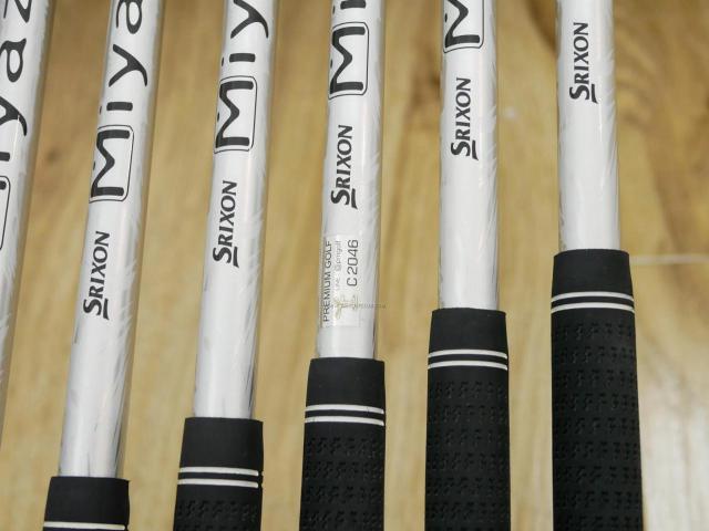 Iron set : Other Brand : ชุดเหล็ก Srixon GIE (ใบใหญ่ ตีง่าย) มีเหล็ก 5-Pw (6 ชิ้น) ก้านกราไฟต์ Miyazaki 61 Flex R