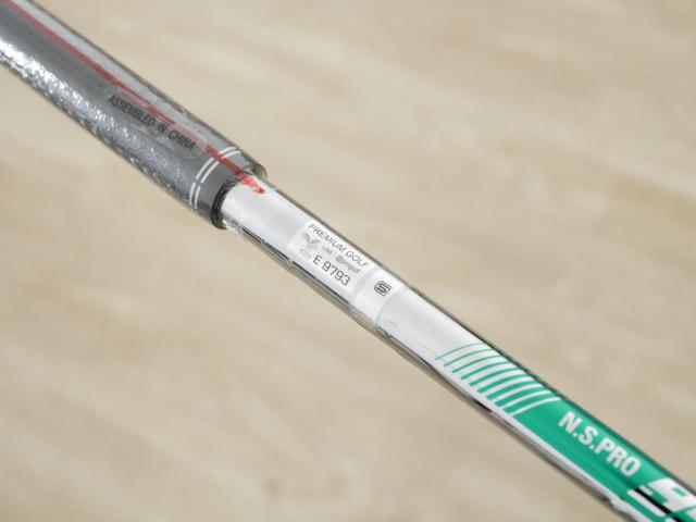 Wedge : Other : **ของใหม่ ยังไม่แกะพลาสติก** Wedge Maruman MAJESTY W-Moment Loft 52 ก้านเหล็ก NS Pro 950 NEO Flex S