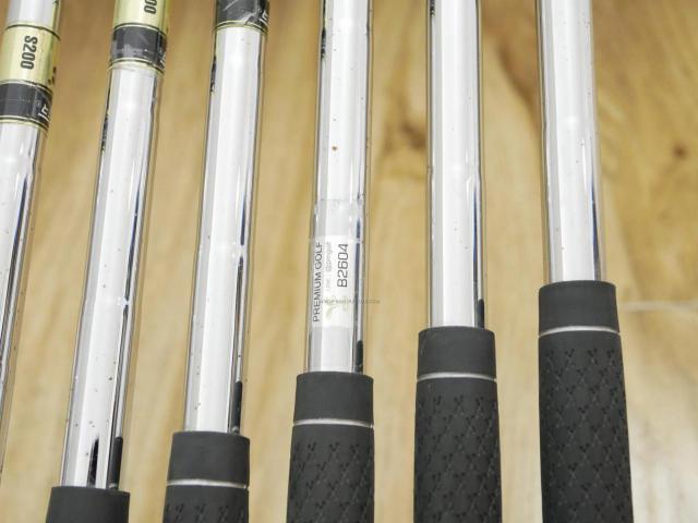 Iron set : RC Royal Collection : ชุดเหล็ก RC (Royal Collection) SFD X7 Forged (ออกปี 2016) มีเหล็ก 5-Pw (6 ชิ้น) ก้านเหล็ก Dynamic Gold S200