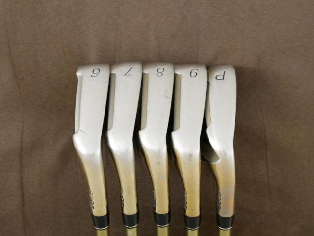 Iron set : PRGR : ชุดเหล็ก PRGR ID Nabla Red Titan (รุ่นท๊อปสุด หน้าเด้ง ไกลมาก) มีเหล็ก 6-Pw (5 ชิ้น) ก้านกราไฟต์ M-37 Flex R