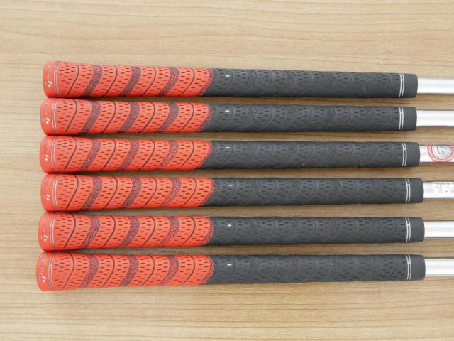 Iron set : Taylormade : ชุดเหล็ก Taylormade M CGB (หน้าเด้ง ตีไกลสุดๆ ง่ายมากๆ) มีเหล็ก 5-Pw (6 ชิ้น) ก้านเหล็ก NS Pro 840 Flex S