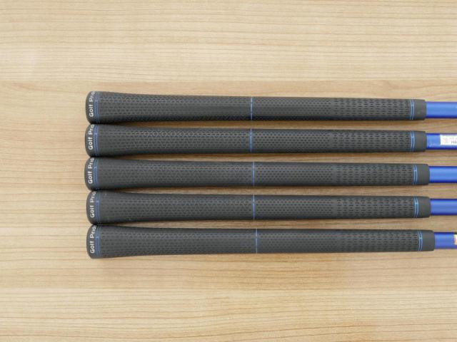 Iron set : Maruman : ชุดเหล็ก Maruman ZETA Type 713 (ใบใหญ่ หน้าเด้ง ตีไกลมาก) มีเหล็ก 7-Pw,Aw (5 ชิ้น) ก้านกราไฟต์ Flex R