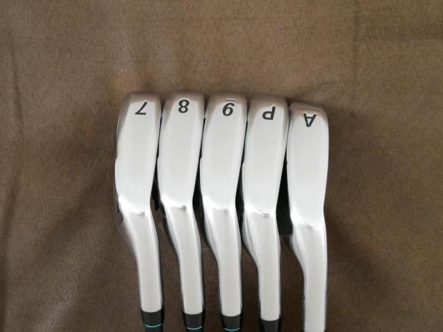 Iron set : Maruman : ชุดเหล็ก Maruman ZETA Type 713 (ใบใหญ่ หน้าเด้ง ตีไกลมาก) มีเหล็ก 7-Pw,Aw (5 ชิ้น) ก้านกราไฟต์ Flex R