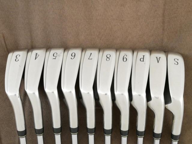 Iron set : Maruman : ชุดเหล็ก Maruman M1 Milled Back) มีเหล็ก 3-Pw,Pw,Aw,Sw (10 ชิ้น) ก้านเหล็ก NS PRO 950GH Flex R