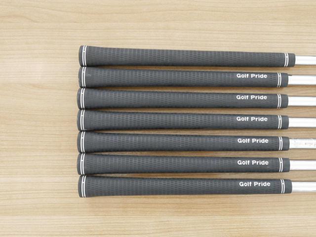 Iron set : Taylormade : ชุดเหล็ก Taylormade R11 มีเหล็ก 4-Pw (7 ชิ้น) ก้านเหล็ก NS Pro 950 Flex R